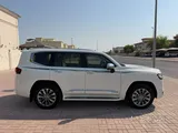 Toyota Land Cruiser VXR Twin Turbo 2025 – Like New, Fully Loaded and low milage